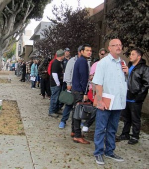 Photo: FLLewis/Media City G -- A long line of job seekers in front of IATSE Local 33 in Burbank November 16, 2013