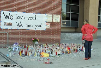 Photo: FLLewis / Media City G -- Memorial atJohn Burroughs High in Burbank Saturday, September 13, for three teenagers killed in a traffic accident yesterday morning.