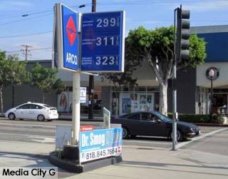 Photo: FLLewis / Media City G -- Arco station at Hollywood Way and Magnolia Boulevard in Burbank selling regular for $2.99 a gallon November 13, 2014