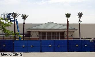 Photo: Media City G -- Walmart set to open new store in the Empire Center in Burbank April 6, 2016