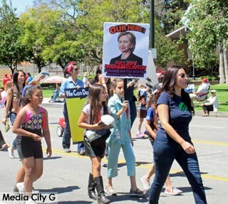 Photo: FLLewis / Media City G -- Burbank girl scouts in Burbank on Parade April 23, 2016