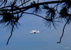 Photo: Terje "Terry" Canavarro/Freelance Photog -- Endeavour flyover of Burbank September 21, 2012