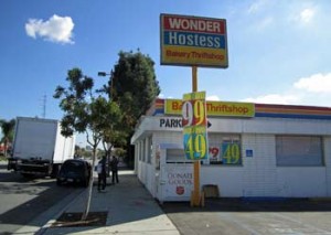 Photo: FLLewis/Media City G -- Wonder/Hostess thrift shop and bakery at 6325 San Fernando Road Glendale November 2012