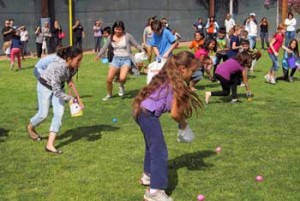 Photo: FLLewis/Media City G -- Egg hunters scouted for treasures at a field in McCambridge Park in Burbank March 30, 2013